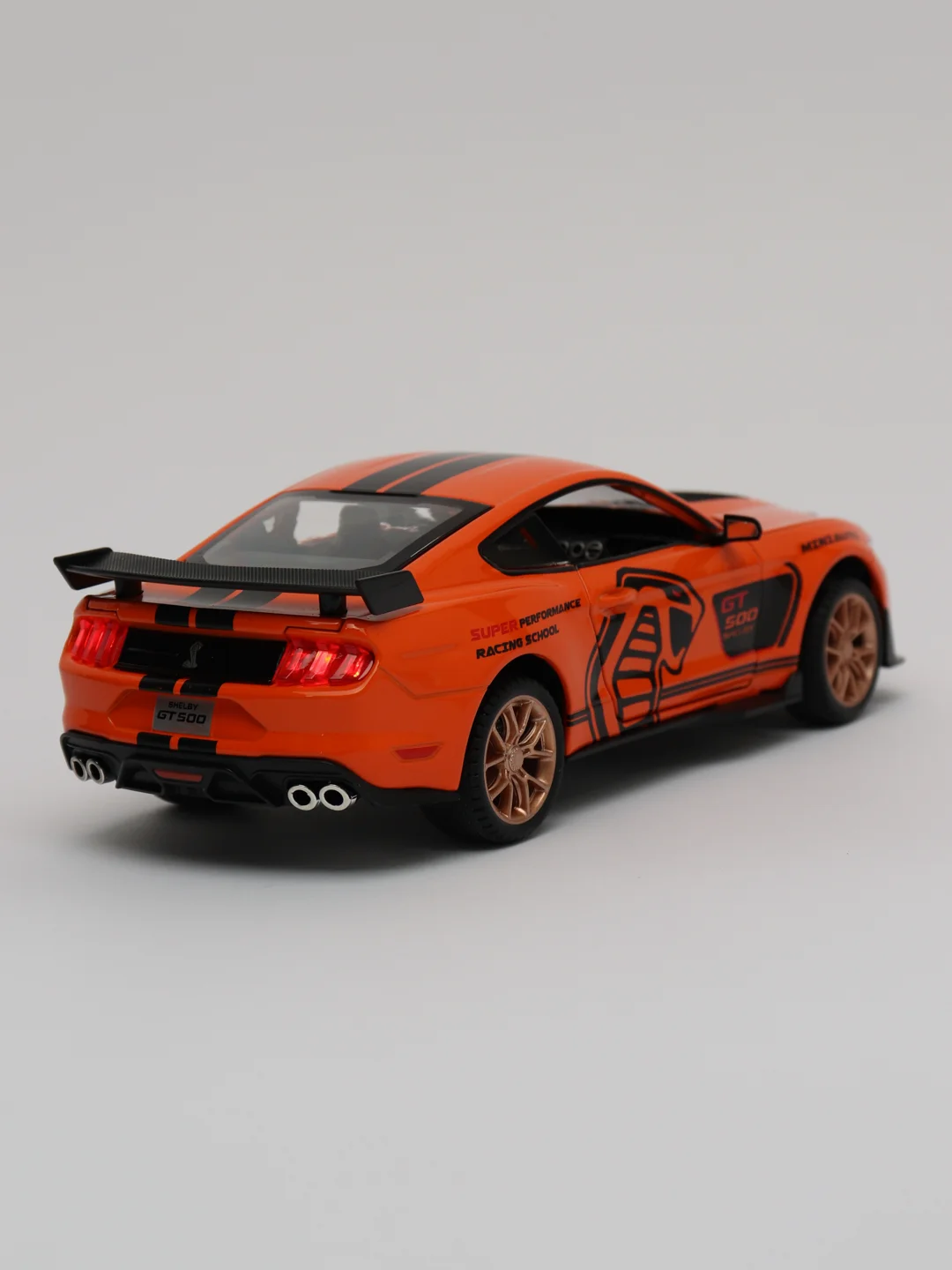 Белый металлическая машинка Ford Mustang Shelby GT500 2406B, 1:24
