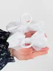 Молочный школьные бантики 14см. / резинки