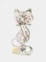 Пудровый брошь "Кошка", с опаловым камнем