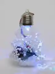 Багровый елочная игрушка