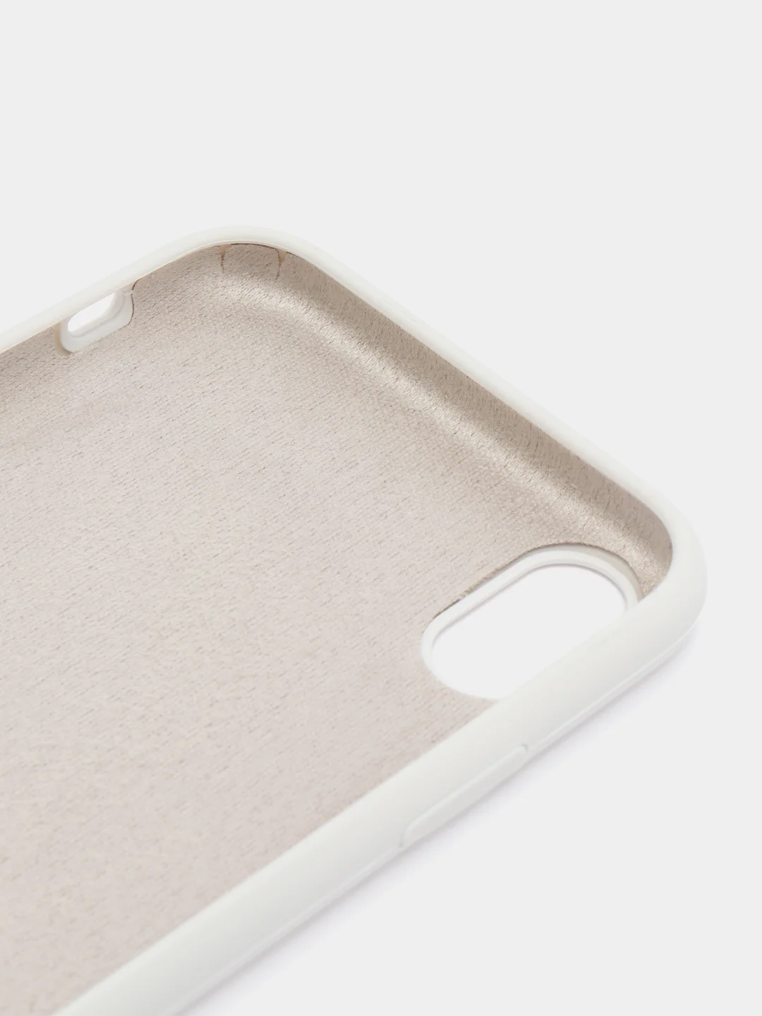 Белый чехол Silicone Case для iPhone XR, с открытым низом