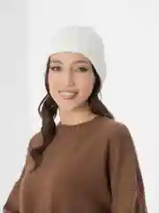 Молочный шапка женская, вязаная