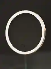 Белый зеркало для макияжа с подсветкой LED