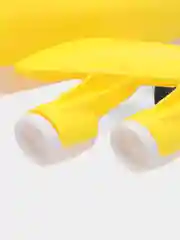 Желтый самолет игрушечный