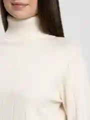 Молочный свитер женский, вязанный, с высоким воротом