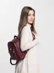 Красный женский рюкзак