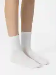 Носки белые, средней длины