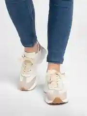 Бежевый кроссовки женские модные