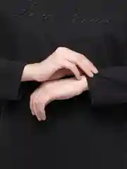 Черный лонгслив женский базовый оверсайз хлопковый с длинным рукавом