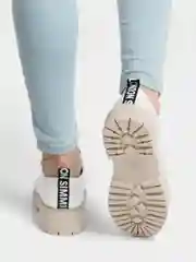 Кремовый женские лоферы