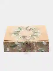 Бежевый коробка новогодняя