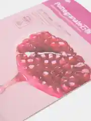 Красный тканевая маска для лица