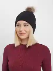 Черный шапка с помпоном