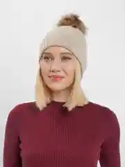 Белый шапка с помпоном