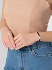 Фиолетовый браслет, красная нить