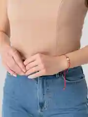 Ледяной браслет, красная нить