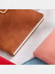 Коричневый ежедневник, блокнот с застежкой