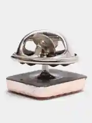 Ледяной брошь