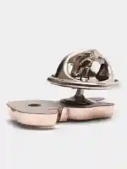 Белый брошь