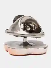Серый брошь