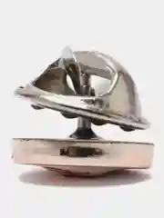 Пудровый брошь