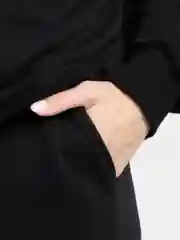 Черный спортивный костюм с карманом, на флисе