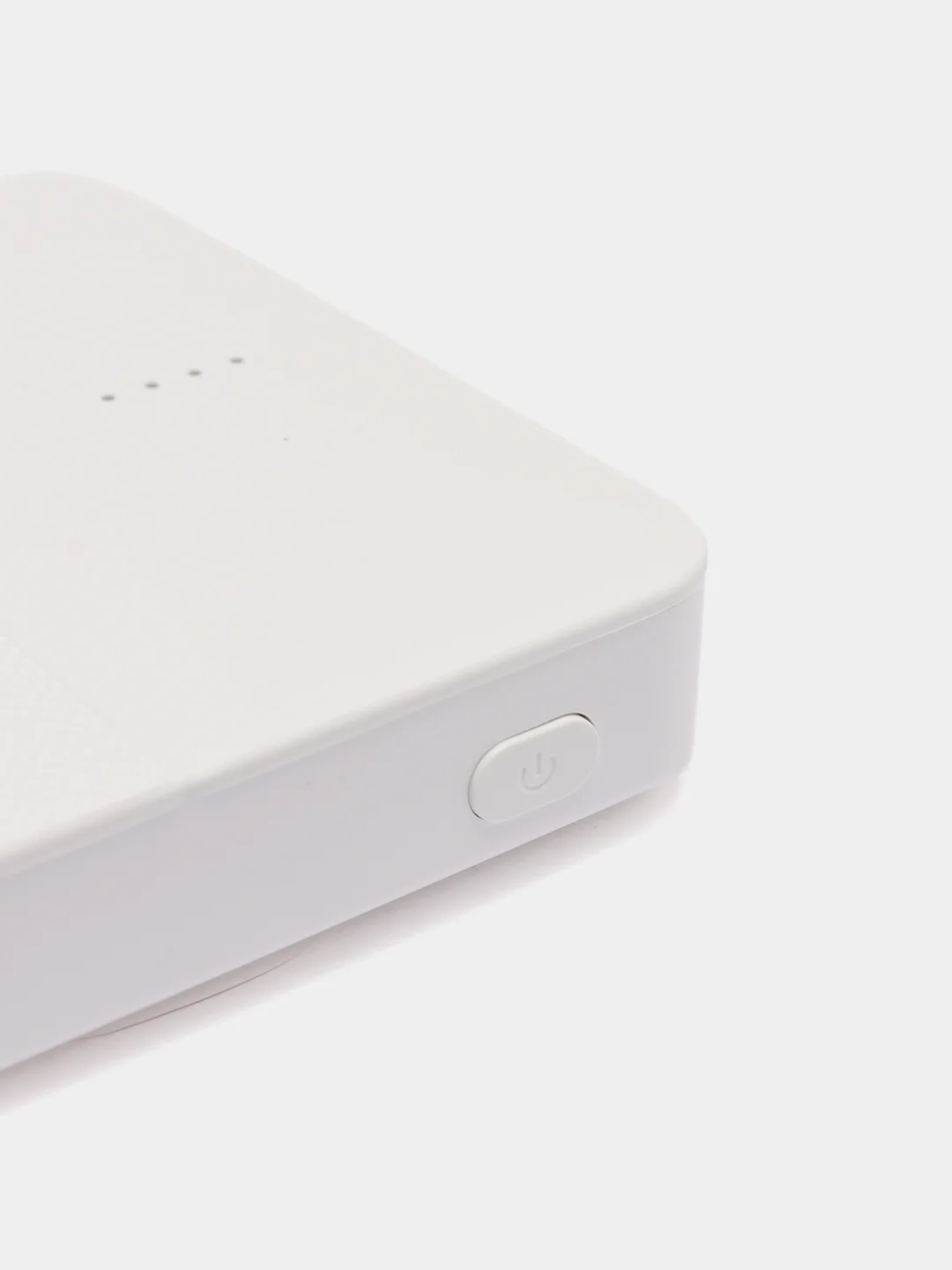 Белый внешний аккумулятор Power bank