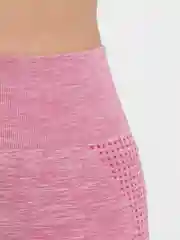 Розовый женский спортивный костюм: шорты и футболка