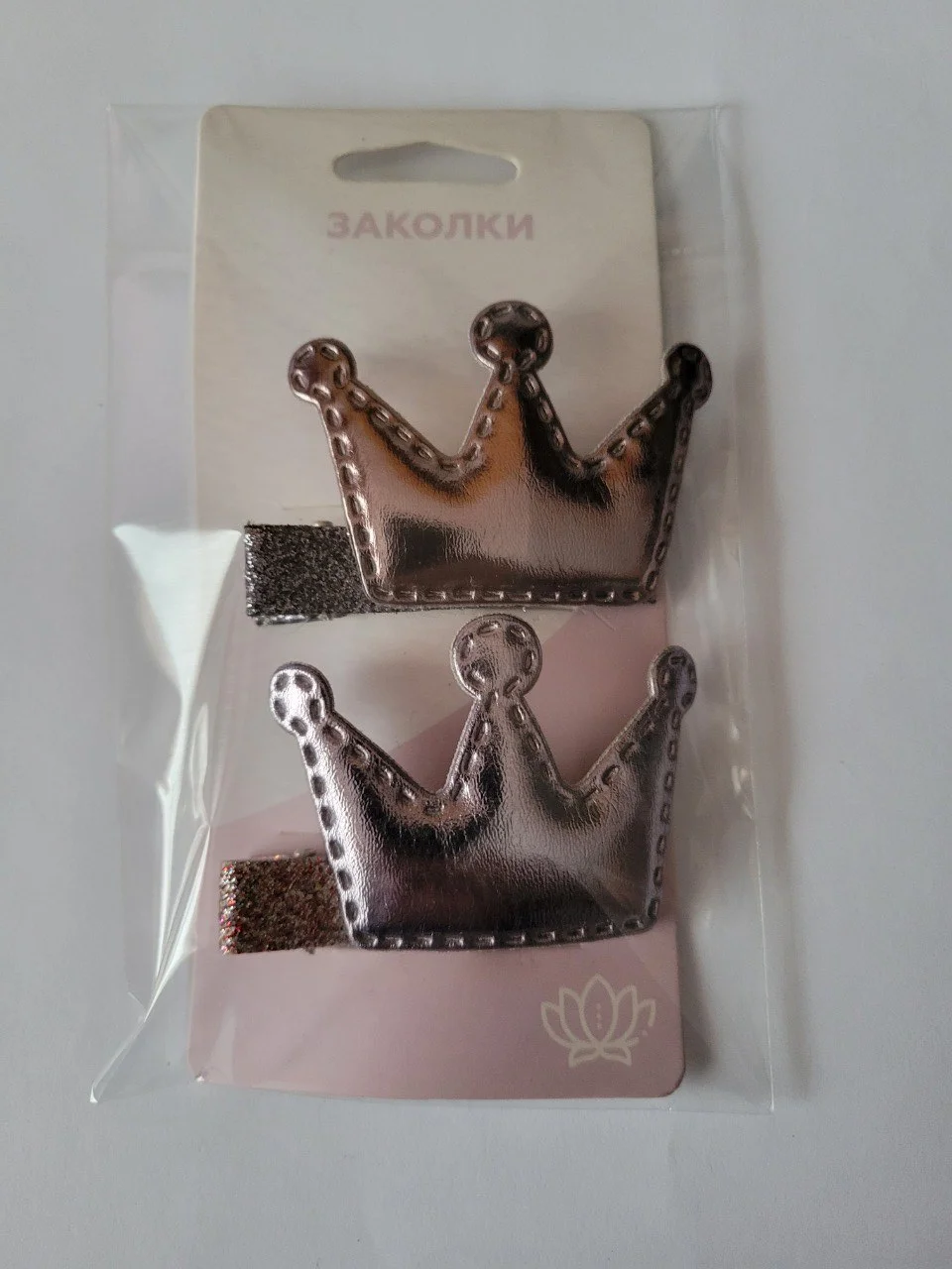 Багровый заколка "Королева"