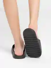 Черный сланцы женские IZI, размеры 36-41