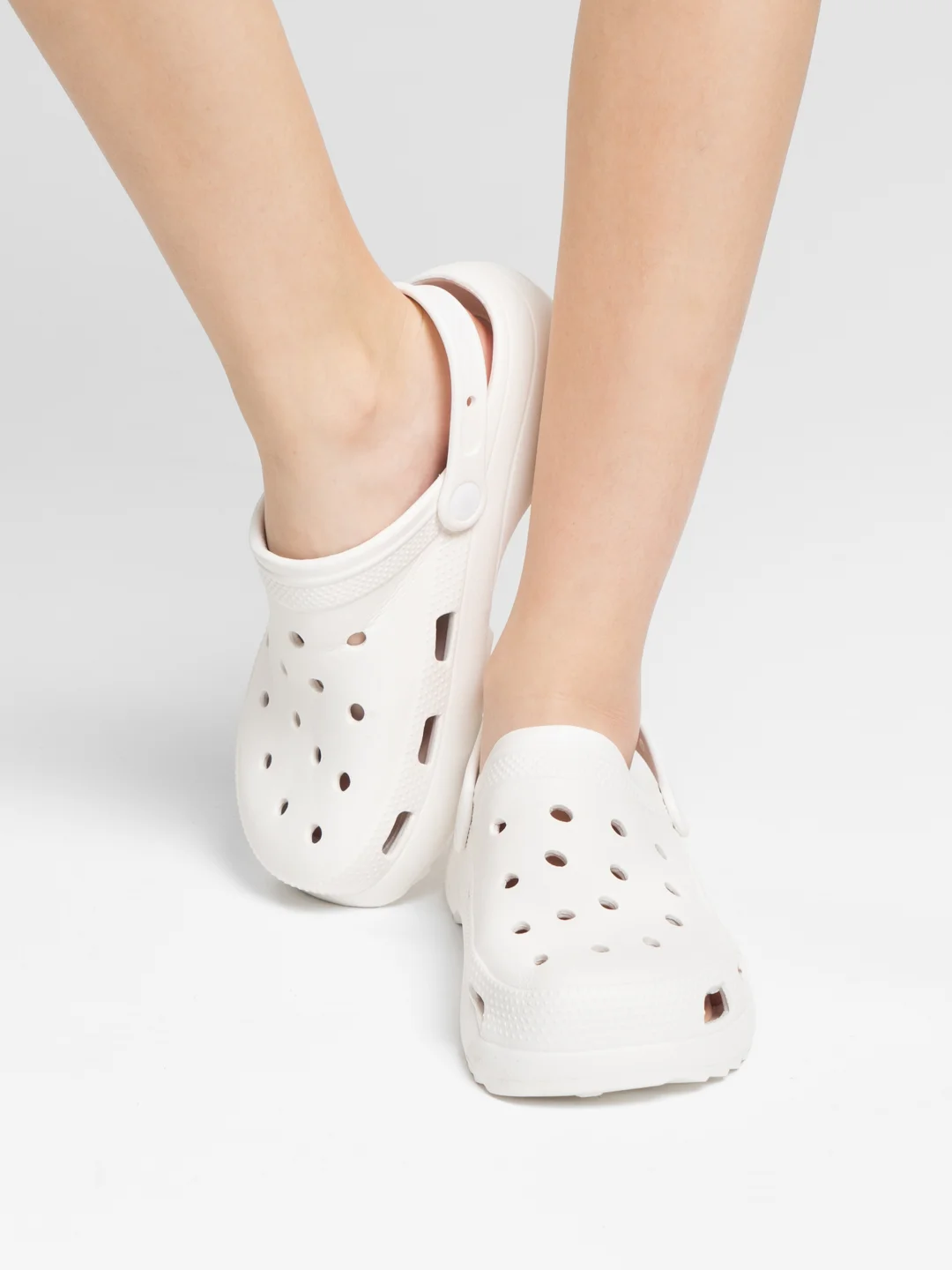 Сабо женские IZI, размеры 36-40