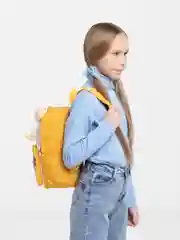 Желтый детский рюкзак
