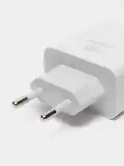 Белый сетевое зарядное устройство Digma, 2 USB 2.1A+1A