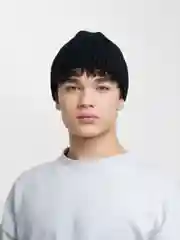 Черный мужская шапка