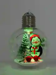 Белый елочная игрушка