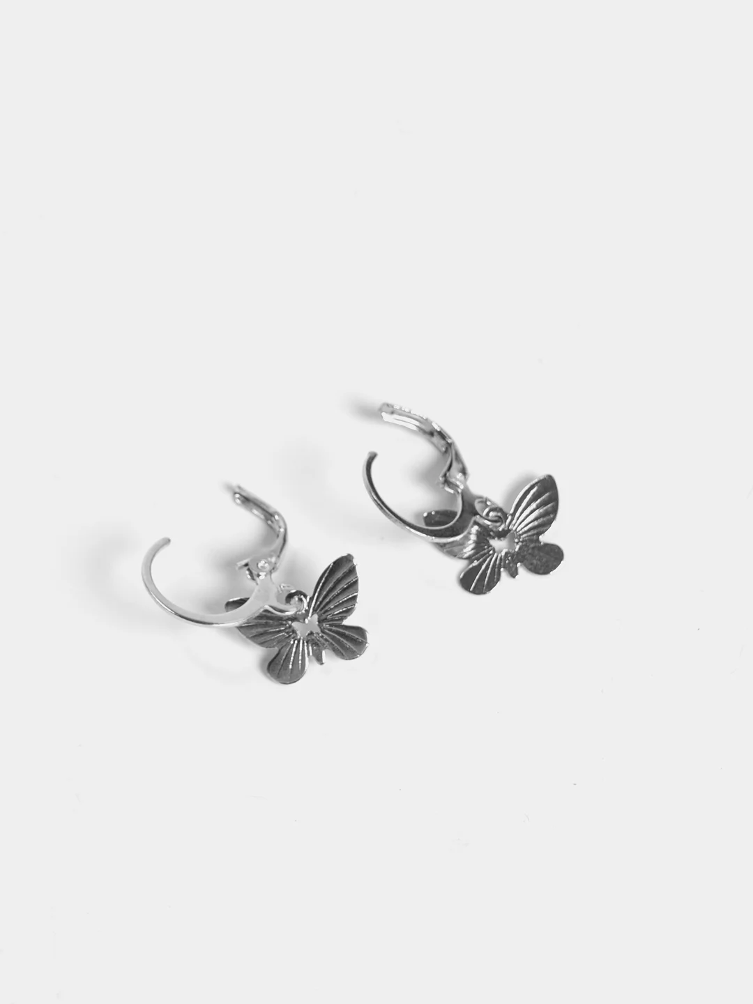 Серебряный серьги Бабочки металлические на кольце
