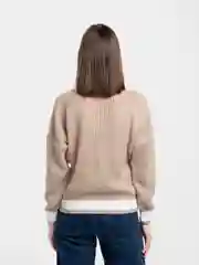 Бежевый джемпер женский, утеплённый