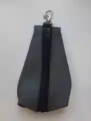 Коричневый ключница кожаная