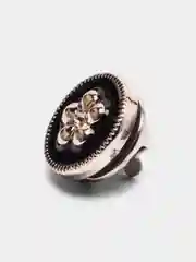 Серый брошь
