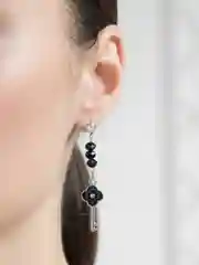 Черный серьги висячие "Ключ"