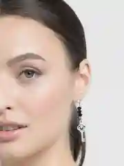 Черный серьги висячие "Ключ"