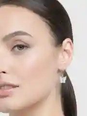 Серебряный серьги Бабочки цветные с блестками на кольце