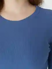 Синий лонгслив укороченный, в рубчик, с длинными рукавами