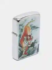 Зажигалка "Мудрый тигр" в металлической коробке