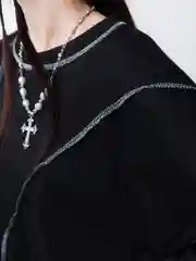 Oversized свитшот с крупными швами  наружу, черный