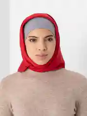 Алый платок шелковый на шею