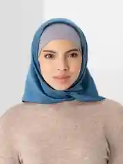 Голубой платок шелковый на шею