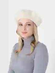 Слоновая кость берет женский