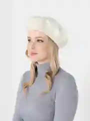 Слоновая кость берет женский