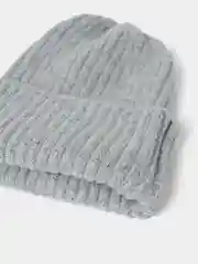 Белый женская утепленная шапка бини